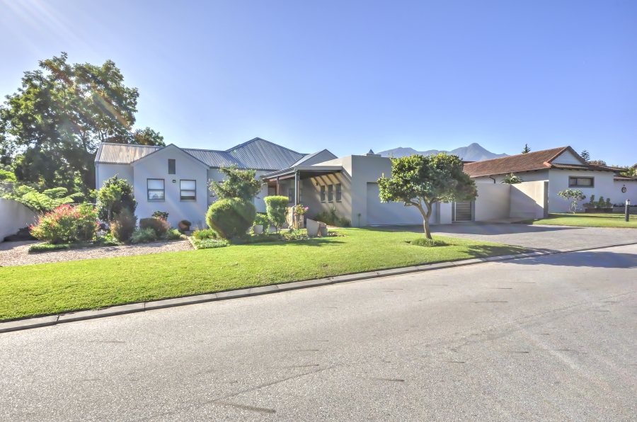 4 Bedroom Property for Sale in Earls Court Lifestyle Estate Western Cape